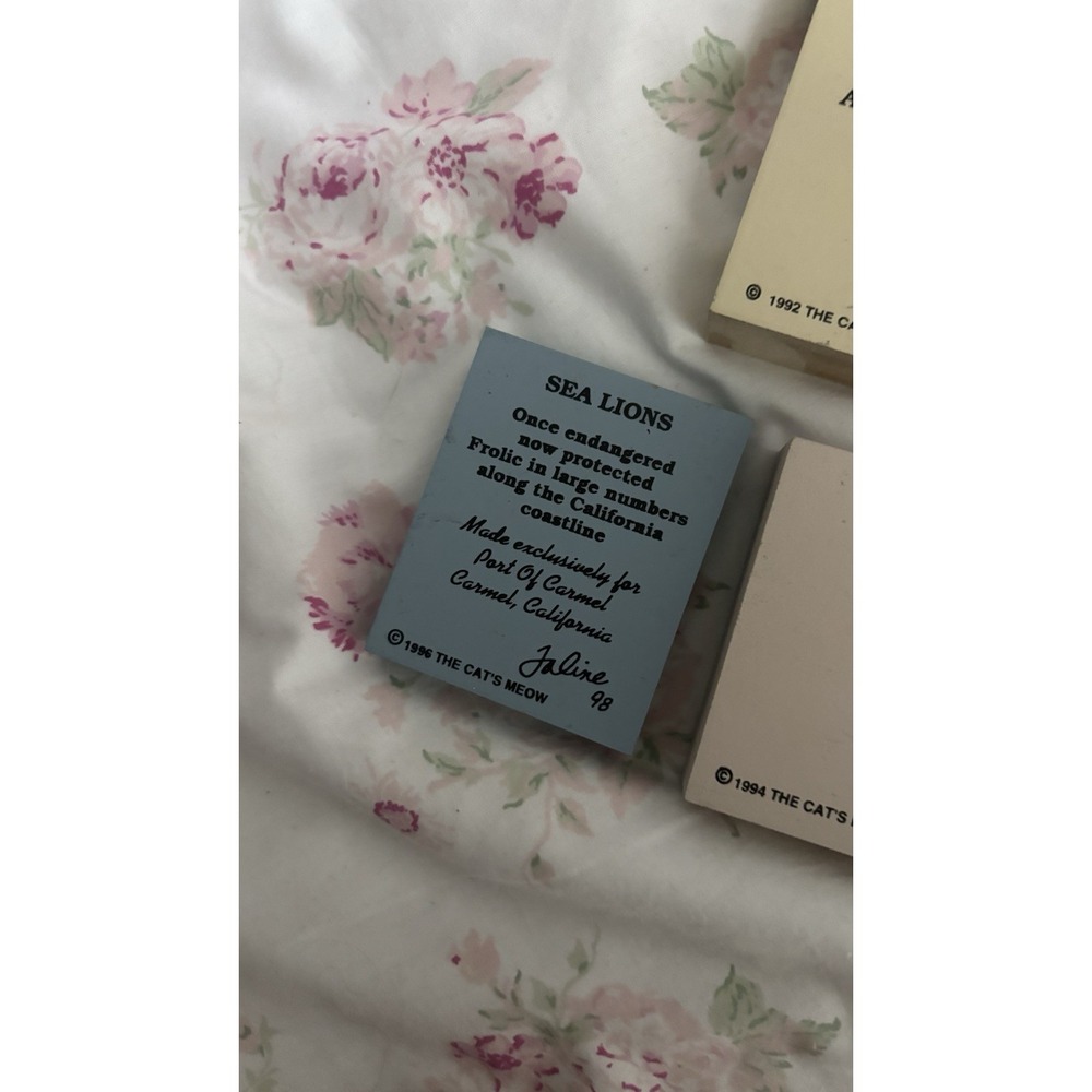 Vintage 1992 3 Qty The Cat's Meow Village "The Tuck Box" Carmel CA Shelf Seals - Picture 4 of 4